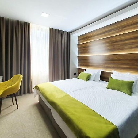 Nb Hotel&Spa Tetovo Esterno foto
